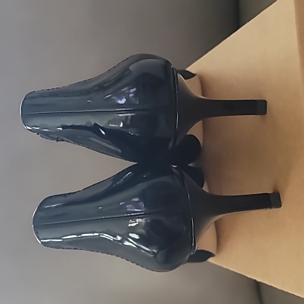 NIB Donald Pliner black dress pumps - Picture 3 of 5